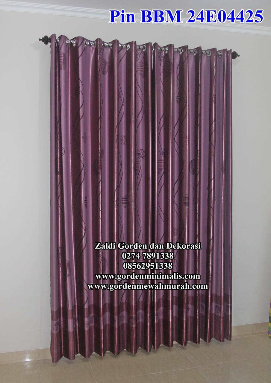 Gorden rumah minimalis terbaru bahan blackout warna ungu 